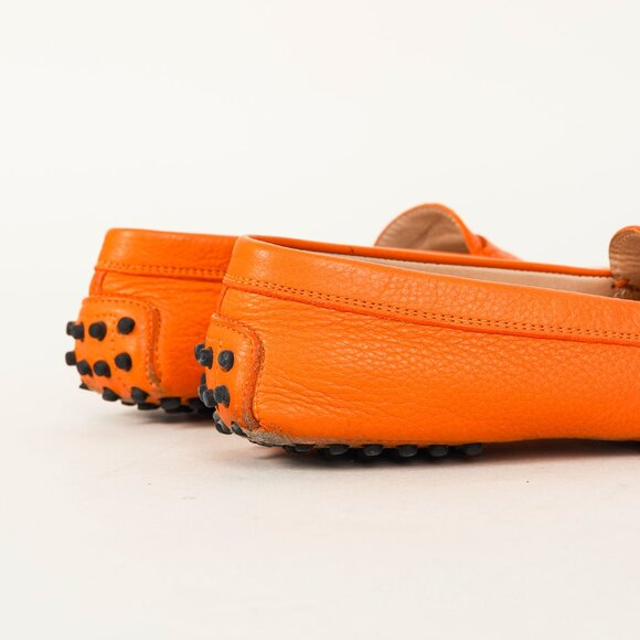 Tod’s Gommino Orange Pebbled Leather Driving Shoes - Picture 8 of 11